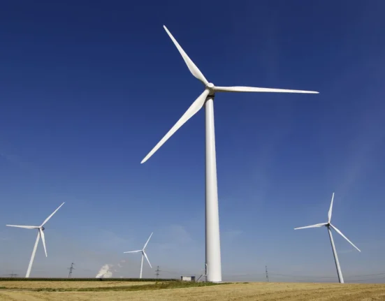 Un Pays Entier Fonctionne Exclusivement avec de l'Énergie Renouvelable Pendant 4 Jours Consécutifs.