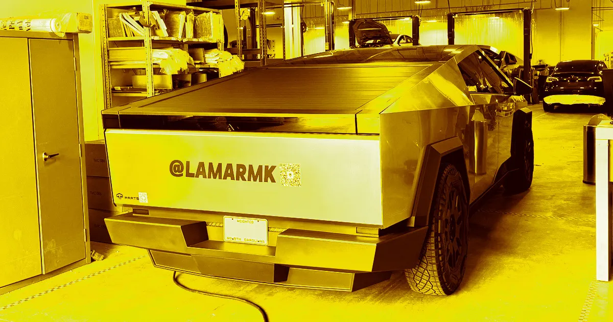 Un YouTuber Exige un Remplacement de Cybertruck Pour Son 'Citron' Complètement Hors Service