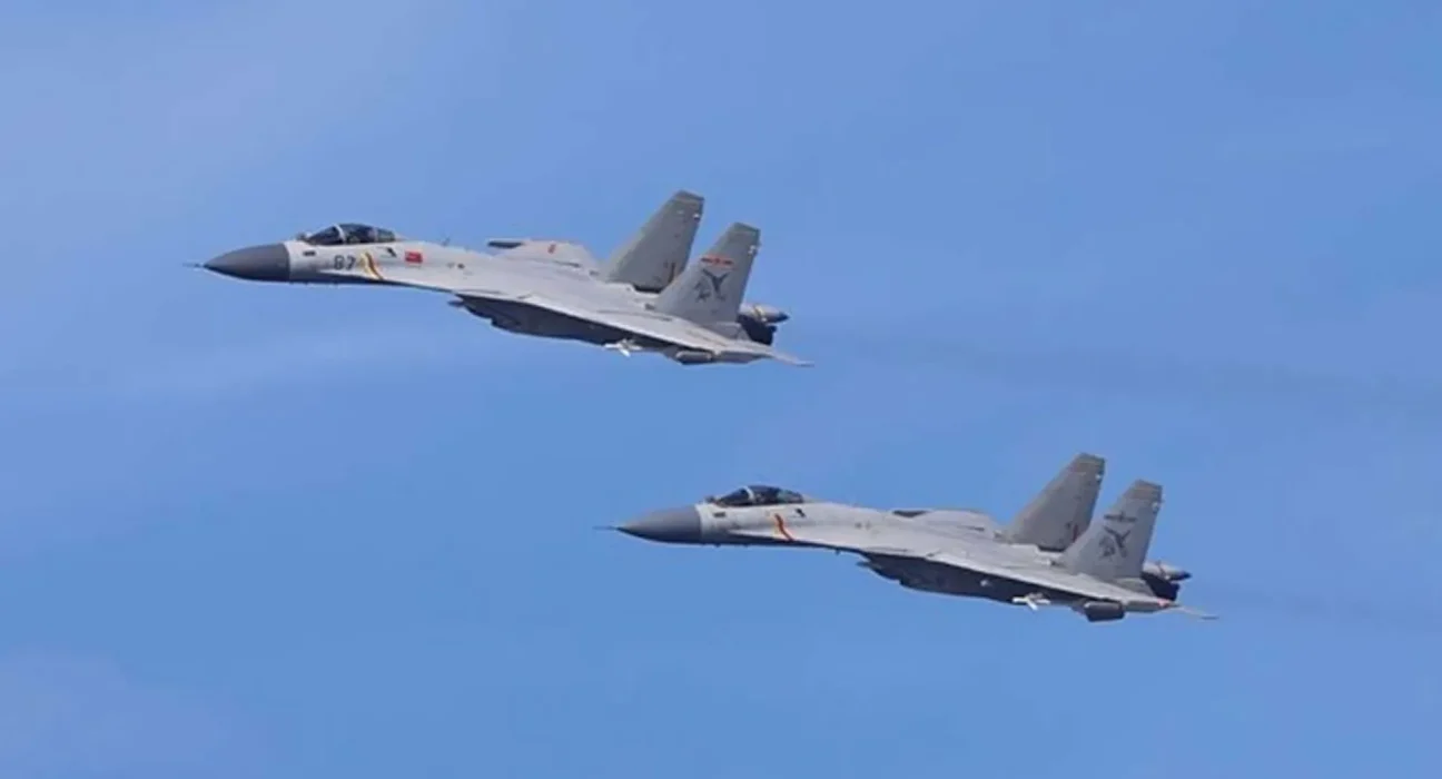 Un chasseur chinois cible deux fois en une journée les radars de missile des F-15 japonais.