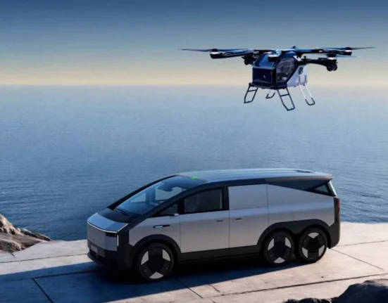 Un constructeur chinois présente un véhicule volant futuriste accessible à tous : "Pas besoin d'être pilote professionnel"