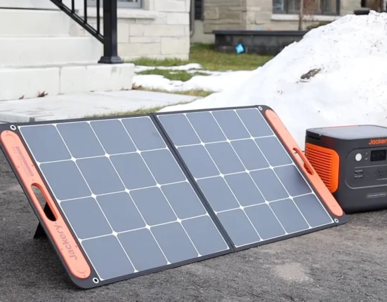 Un expert en énergie solaire démystifie une idée reçue avec une expérience pratique : 'C'est une situation très réaliste'