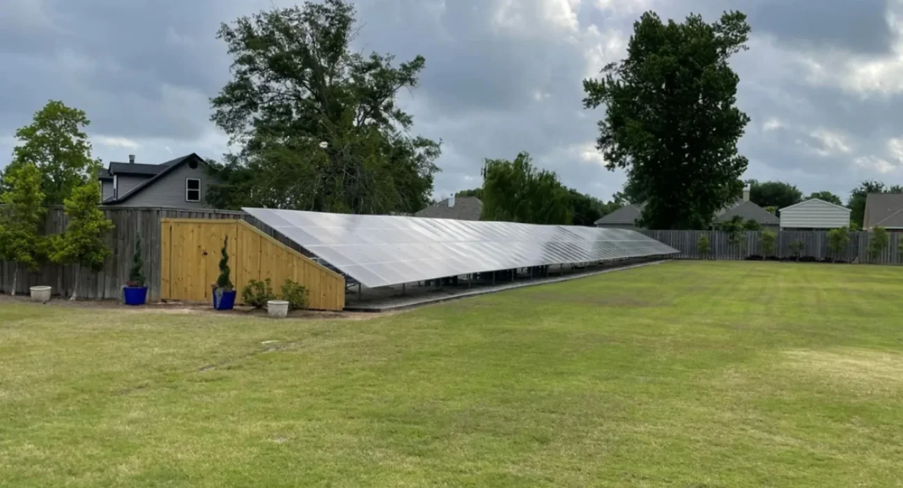Un propriétaire dévoile l’installation solaire XXL qui a fait passer sa famille hors réseau : « Un système monstrueux »