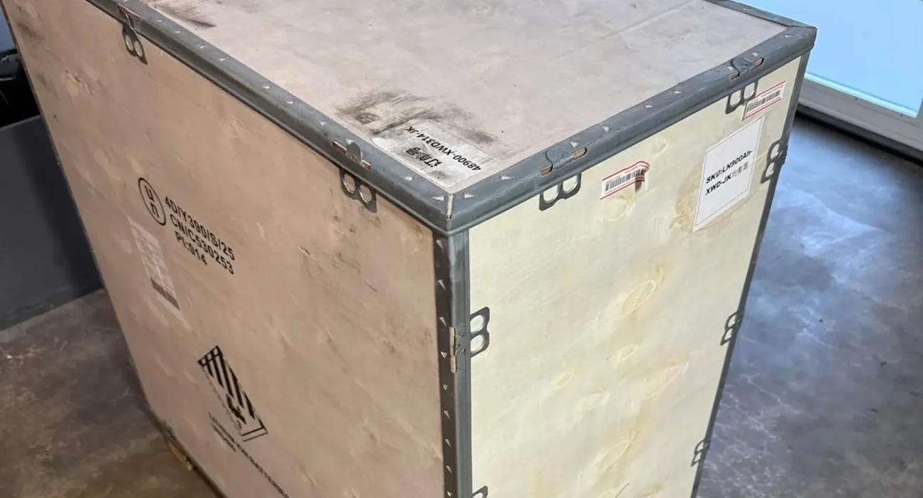 « Un propriétaire dévoile son avis sans filtre après le déballage d'une batterie de secours pour maison de 900 livres : 'C'est un véritable mastodonte' »