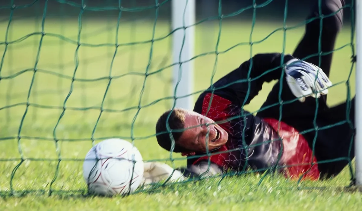 Une Étude Étonnante Révèle un Lien entre les Concussions des Athlètes Étudiants et une Amélioration Léger de la Performance Cognitive.