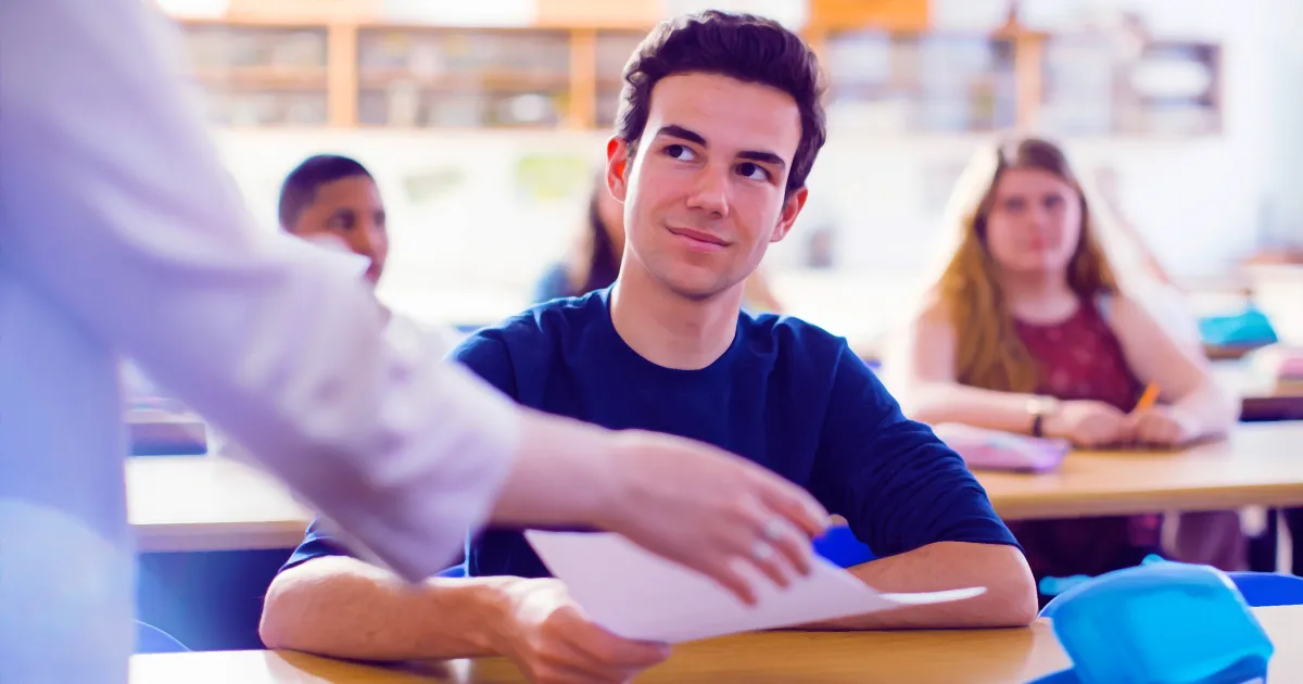 Une IA Étrange Pourra Tenter de Prédire la Note d'un Devoir en Analysant les Professeurs.