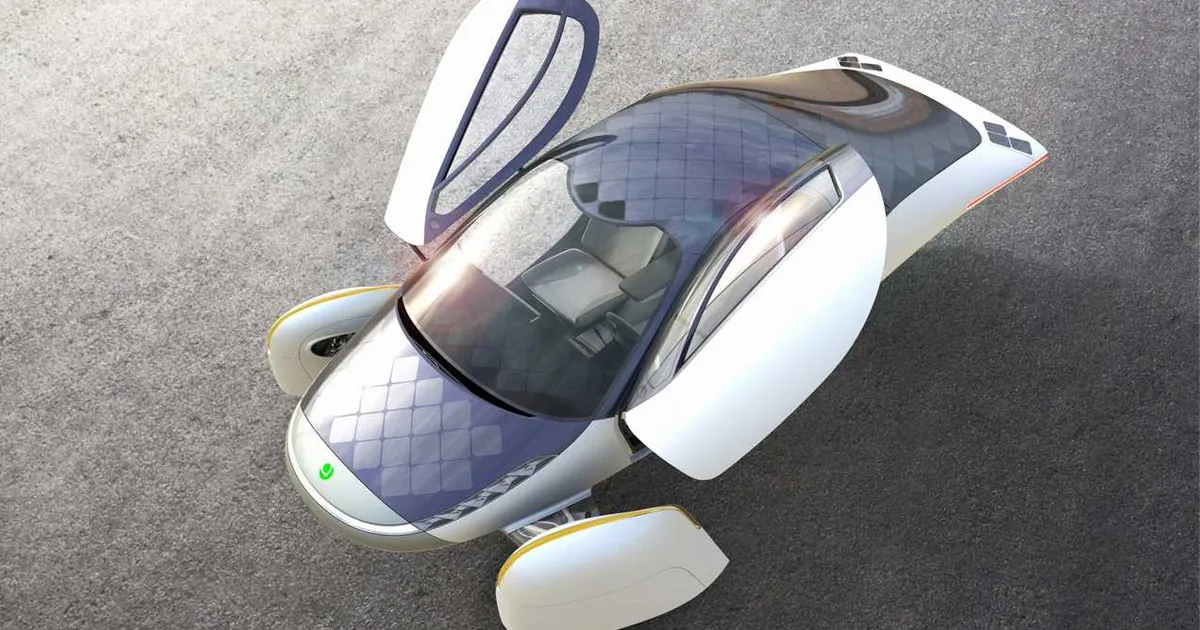 Une Voiture Électrique Solaire Qui Ne Nécessite Jamais de Recharge