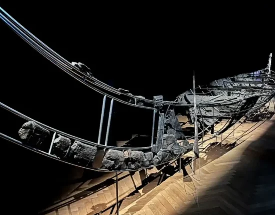 Une nouvelle empreinte digitale découverte sur le bateau de Hjortspring pourrait éclaircir un mystère centenaire.