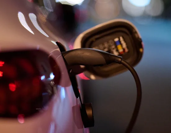 4 Véhicules Électriques Inattendus à Découvrir Absolument
