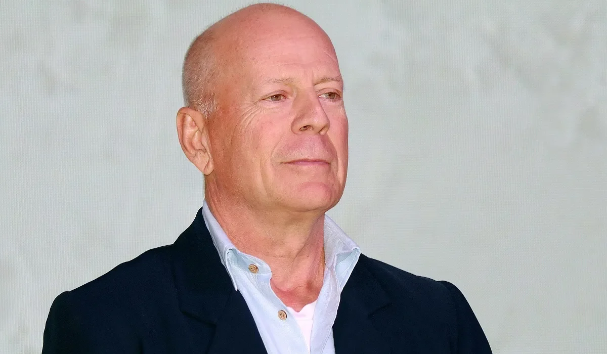 Bruce Willis Met en Pause sa Carrière Cinématographique à Cause de l'Aphasique : Explications.
