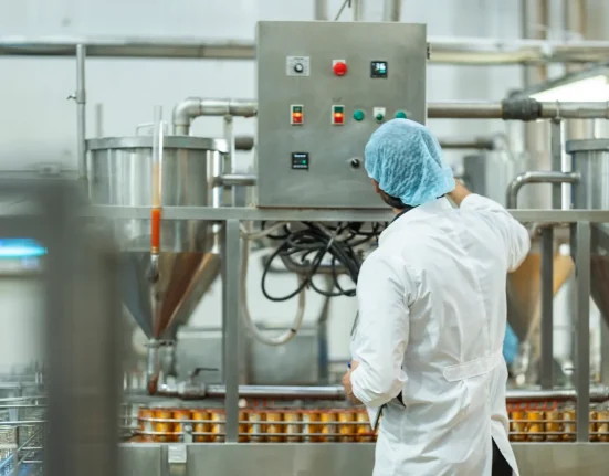 « Découverte inquiétante : Substances nocives s'infiltrent dans la chaîne alimentaire »