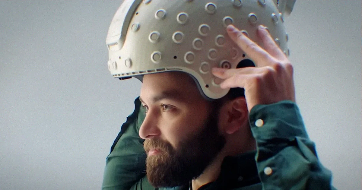 Des Touristes de l'Espace Emportent un Casque de Lecture Cérébrale en Orbite ce Mois-ci