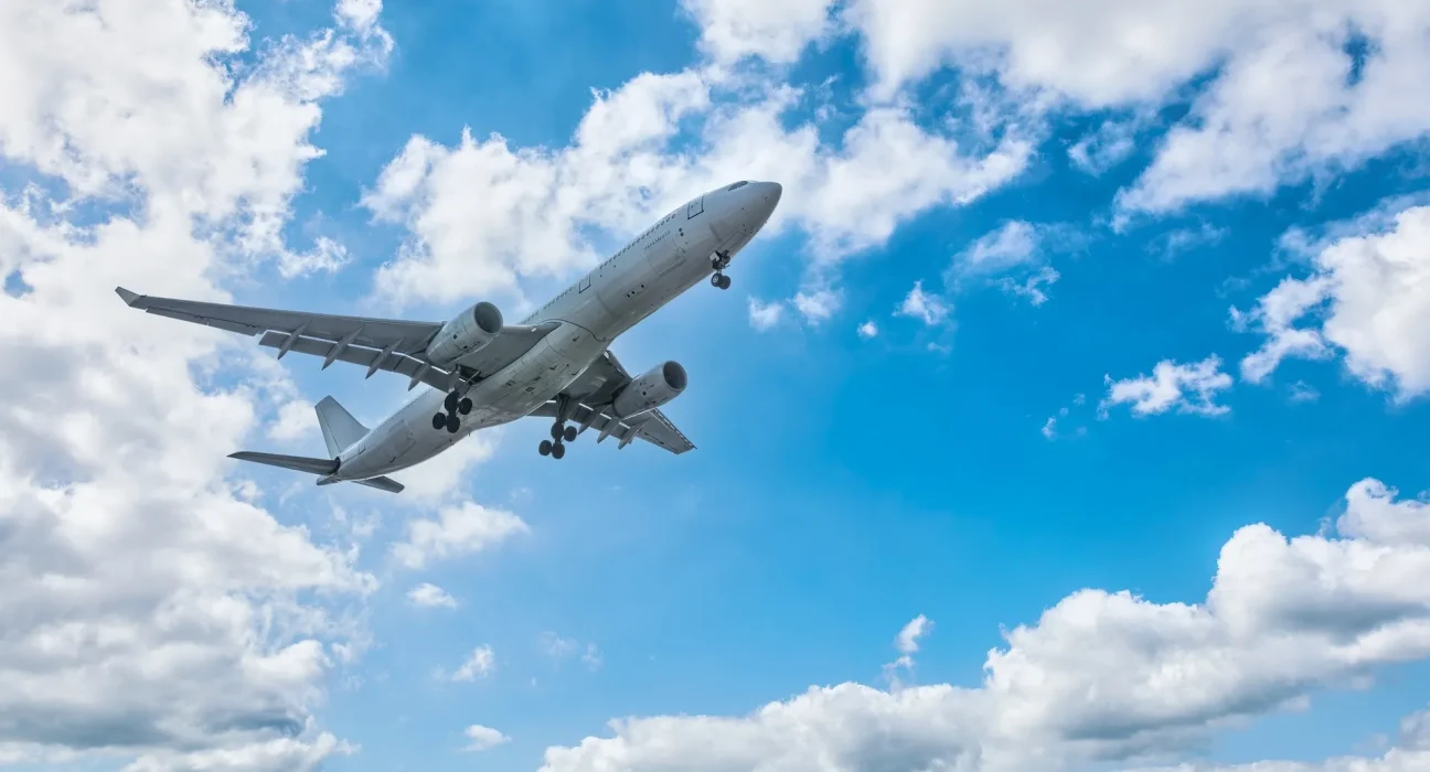 Des chercheurs révolutionnent l'aviation grâce aux déchets alimentaires : un potentiel colossal