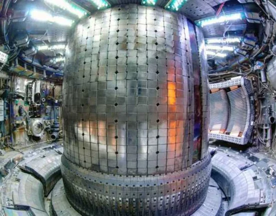 Des chercheurs révolutionnent l'énergie illimitée grâce à une technologie alimentée par l'IA.