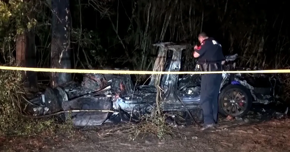 Deux morts dans un accident meurtrier de Tesla apparemment en mode autonome.