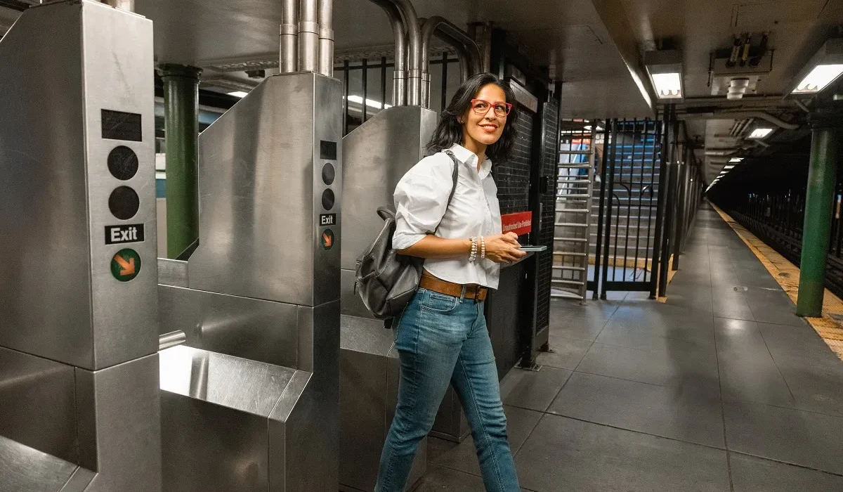 Échec Retentissant de l'IA à Détecter des Armes dans le Métro de NYC : Une Inondation de Faux Positifs et Aucune Arme Trouvée