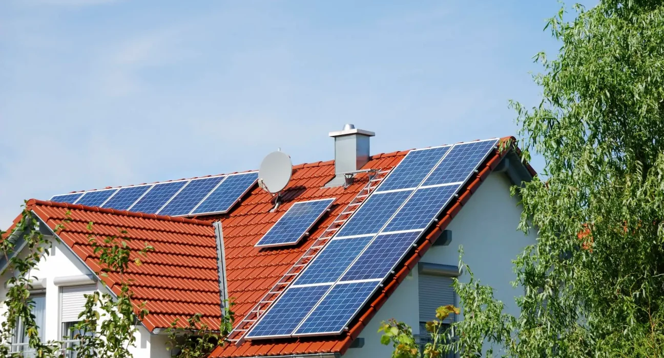 « Électricien expert perturbé par le mythe des panneaux solaires : 'Je n’en peux plus d'entendre les mêmes absurdités' »