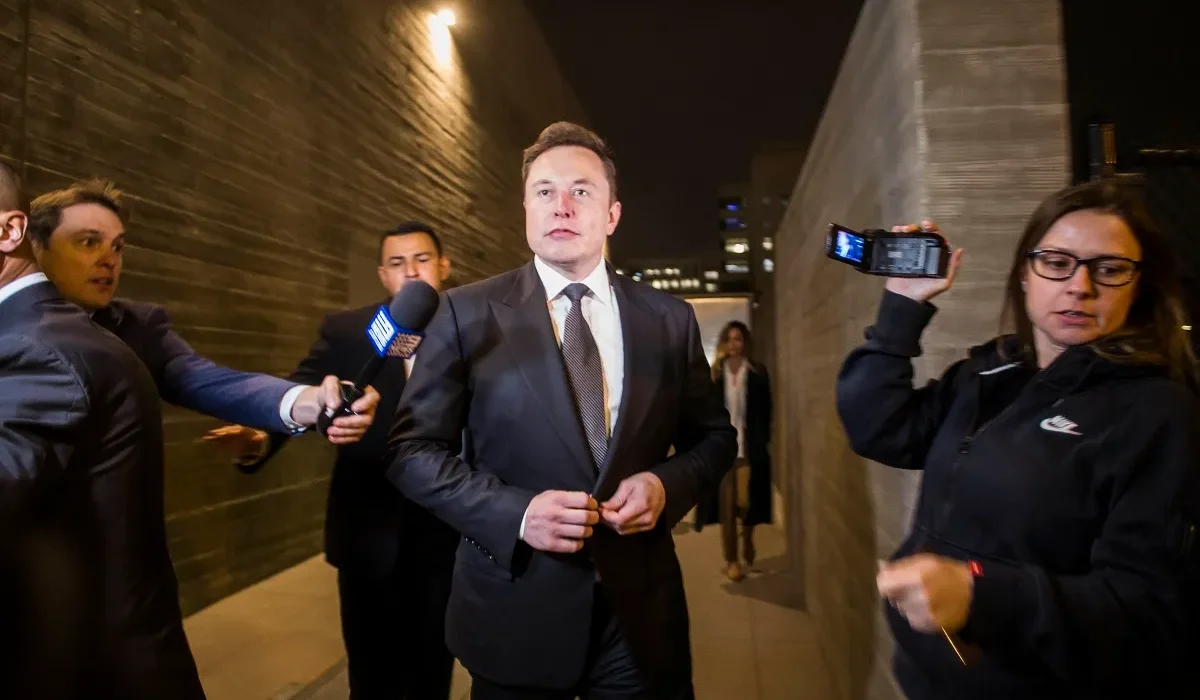 Elon Musk Cède pour 5 Milliards de Dollars d'Actions Tesla