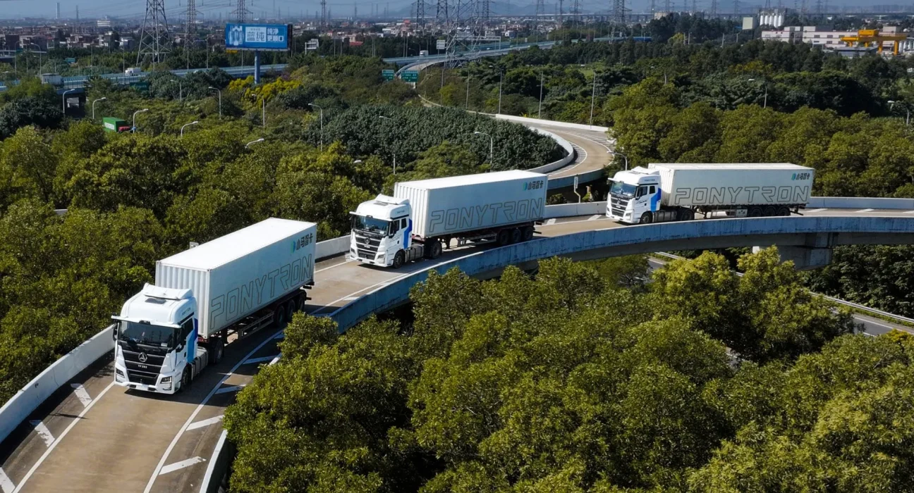 La Chine lance un convoi de camions autonomes où un seul conducteur dirige cinq poids lourds