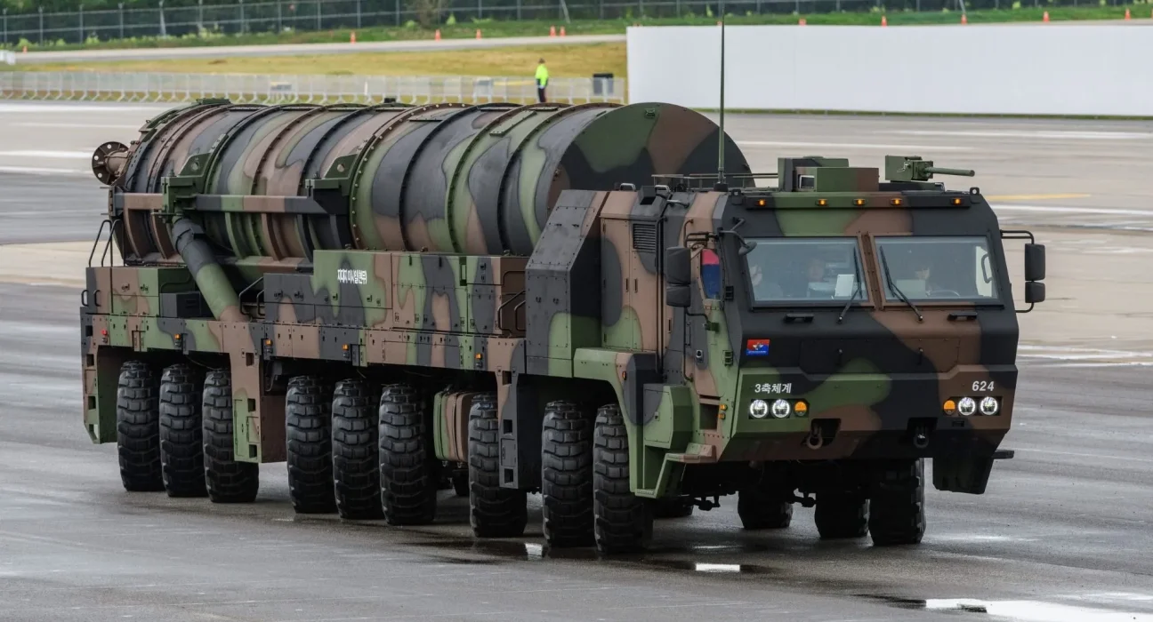 « La Corée du Sud met en service son imposant missile anti-bunker »