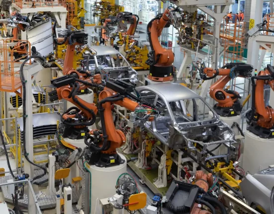 Lancement d'un programme de 3,5 milliards de dollars : les fabricants chinois renforcent leur présence sur le marché mondial.