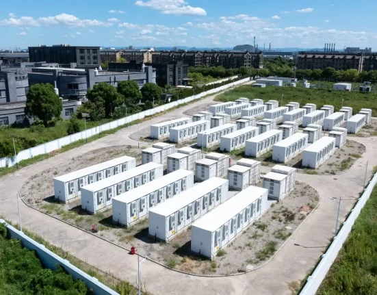 Lancement d'une batterie révolutionnaire : des coûts réduits de 70 % !