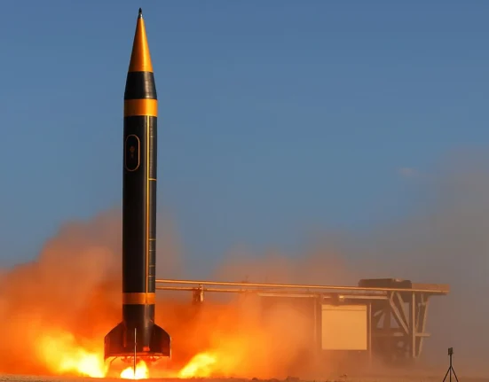 Le Royaume-Uni va développer des missiles balistiques avancés pour soutenir l'Ukraine contre la Russie