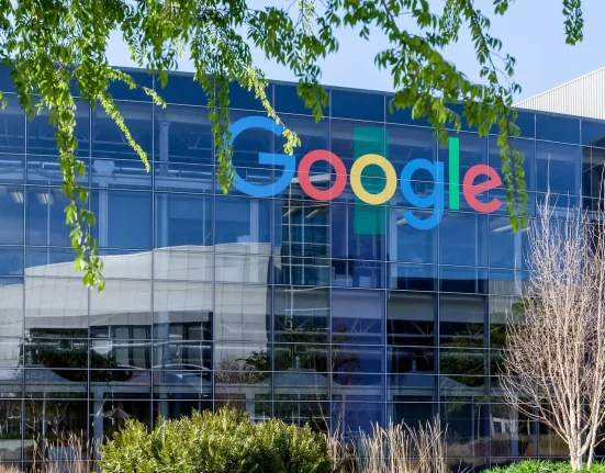 Le cofondateur de Google révèle que de nombreux récents recrutements sont sans diplôme : les PDG remettent en question le système universitaire