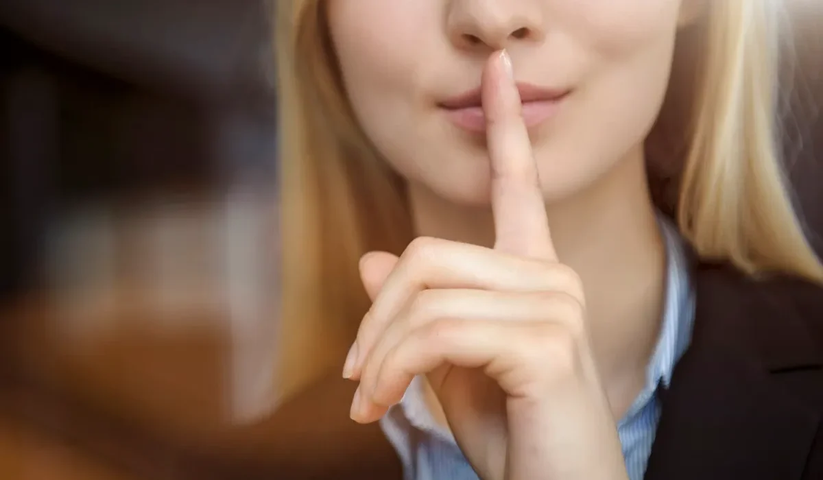 Les Scientifiques Révèlent que le Silence a une Voix.