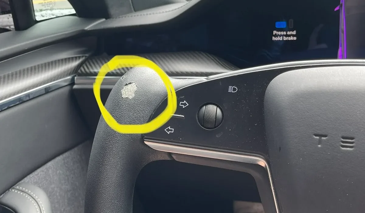 « Les volants futuristes de Tesla s'usent rapidement, selon les conducteurs »