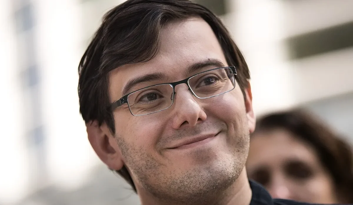 Martin Shkreli Libéré de Prison : Première Apparition au Cracker Barrel