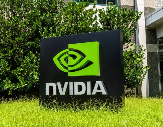 Nvidia défie Tesla avec l’annonce d’un élément « humain » révolutionnaire pour ses robotaxis : « La clé de la sécurité »