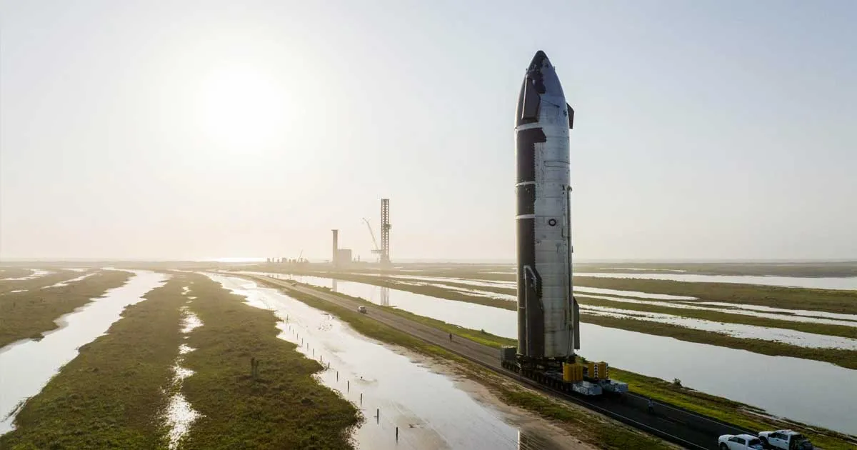 Rendu Éblouissant de Starship Arborant le Nouveau Schéma de Peinture de la NASA