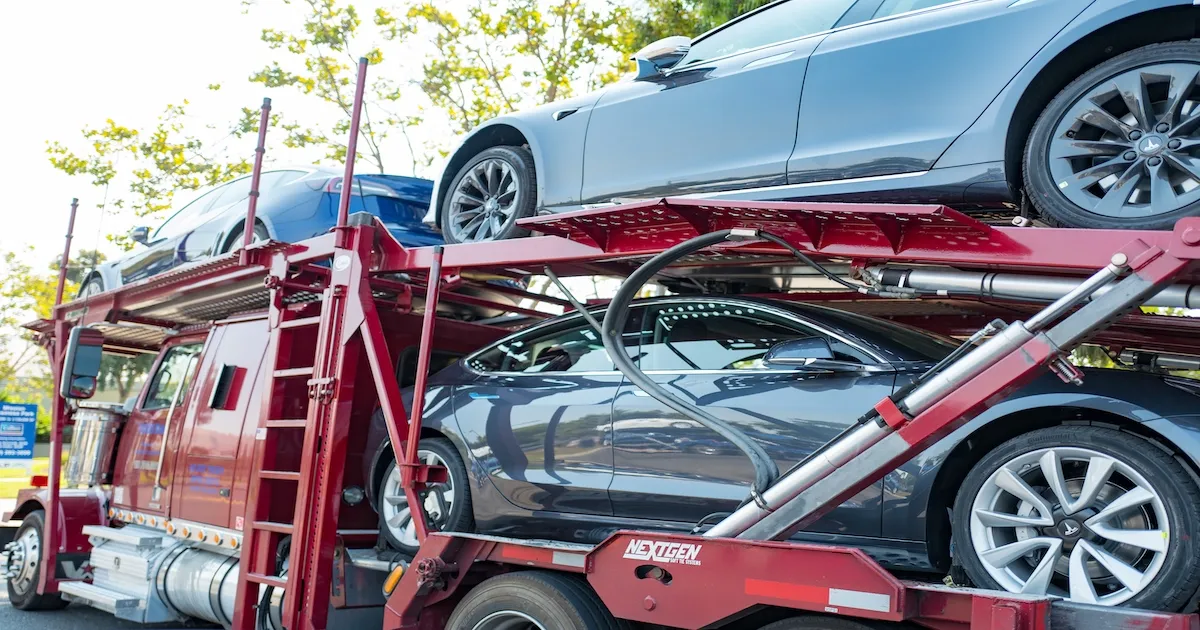 Tesla contraint de rappeler près de 500 000 véhicules