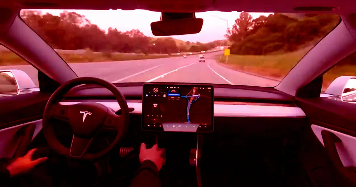 Tesla suspend la mise à jour de la conduite autonome intégrale en raison de risques d'accidents.