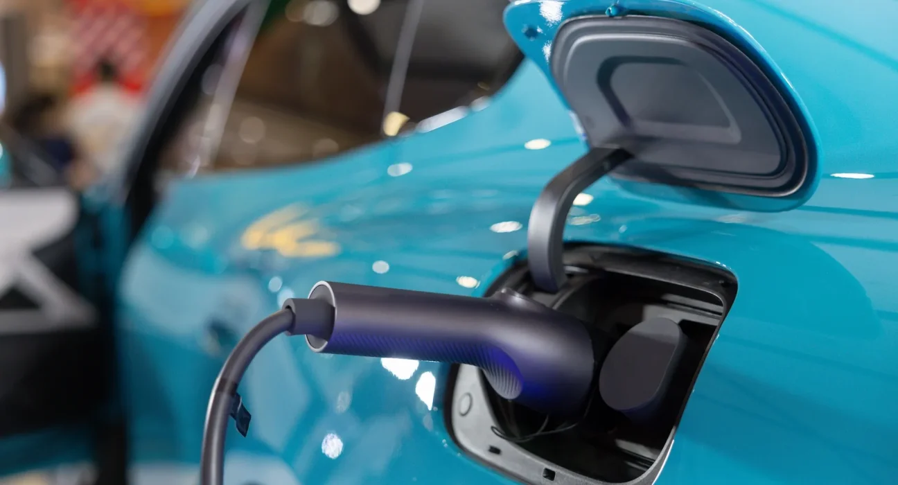 Un constructeur automobile chinois dévoile un modèle de VE révolutionnaire aux caractéristiques impressionnantes : 'Avancer avec assurance'