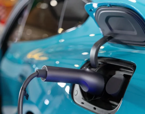 Un constructeur automobile chinois dévoile un modèle de VE révolutionnaire aux caractéristiques impressionnantes : 'Avancer avec assurance'