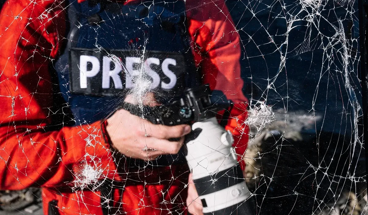 Un journaliste inquiet face à l remplacment des humains par un chatbot d'IA défaillant dans son quotidien