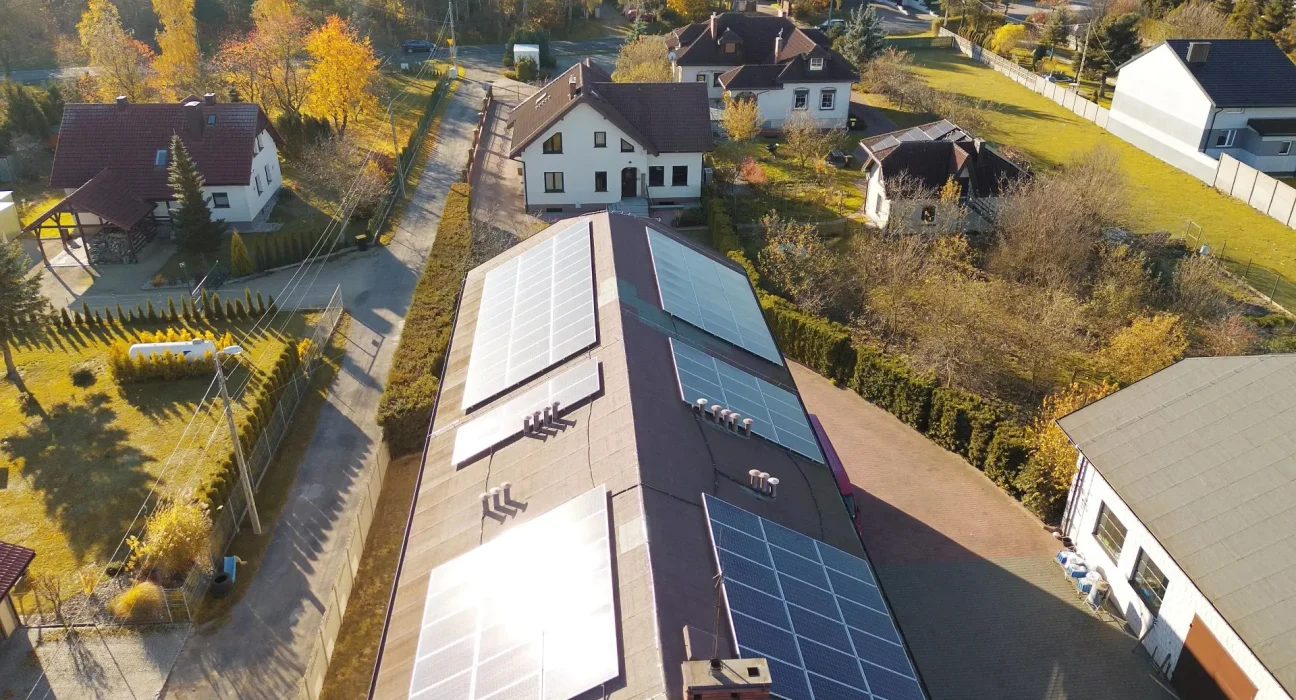 Un propriétaire partage son expérience frustrante avec les panneaux solaires : 'Une leçon à tirer'