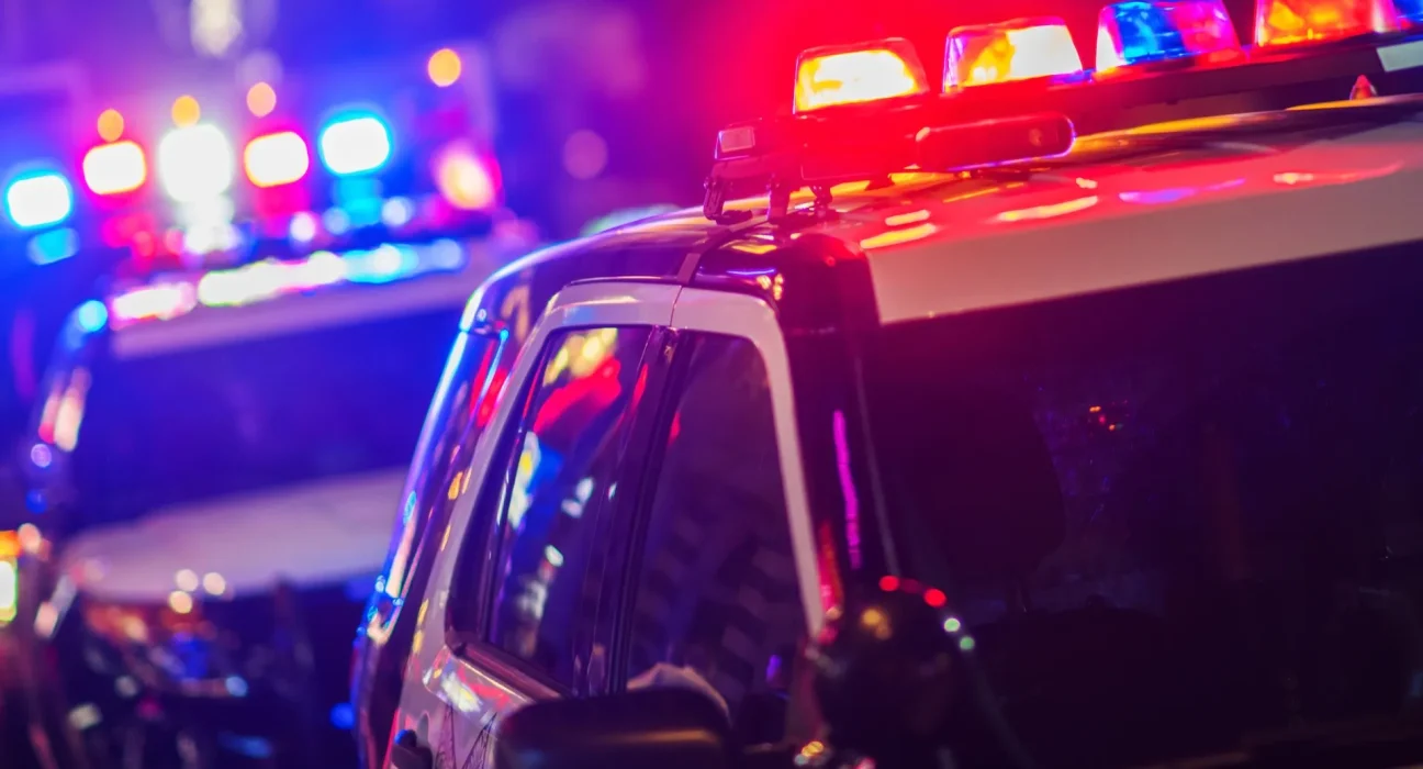 Un rapport policier généré par IA suscite la controverse avec une affirmation fantastique : entre humour et mise en garde