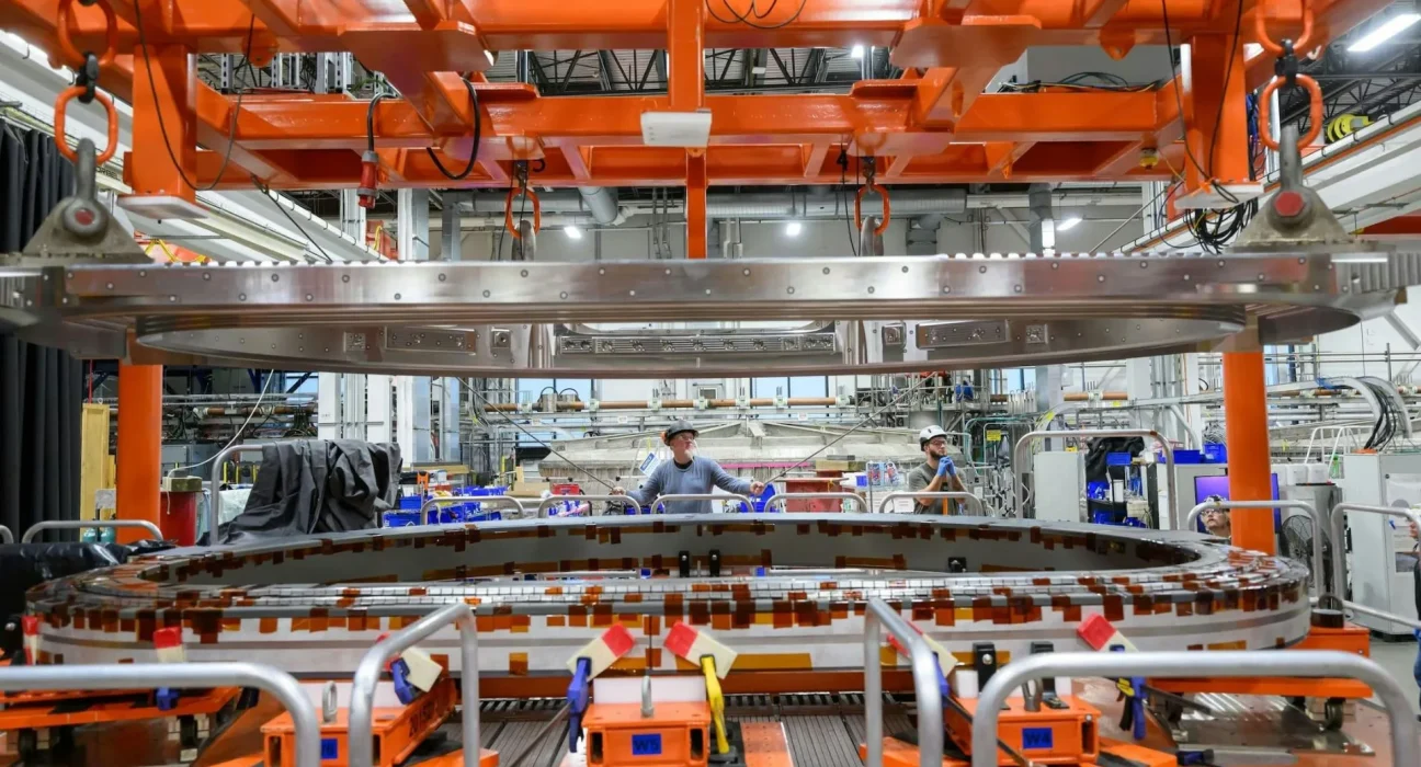 Une avancée majeure : une entreprise énergétique américaine installe le premier aimant pour le réacteur de fusion Sparc