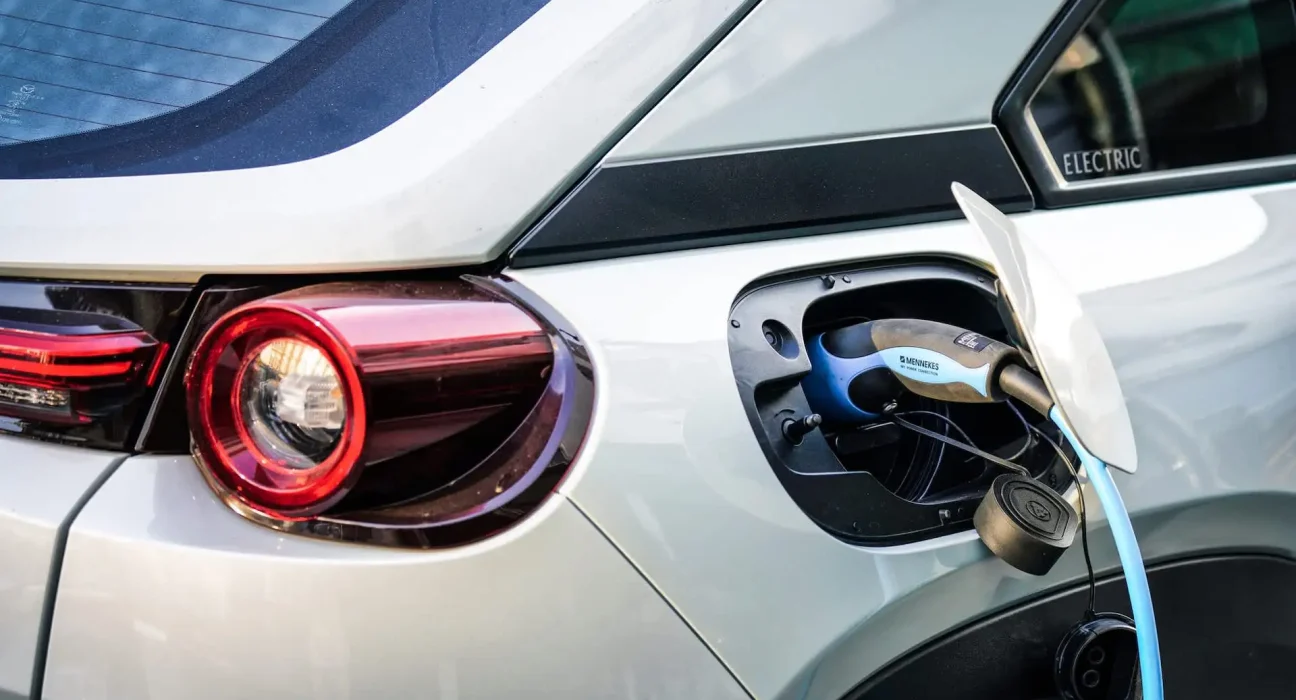 Une avancée scientifique révolutionnaire qui promet de transformer les véhicules électriques : « Nous prévoyons un impact considérable ».
