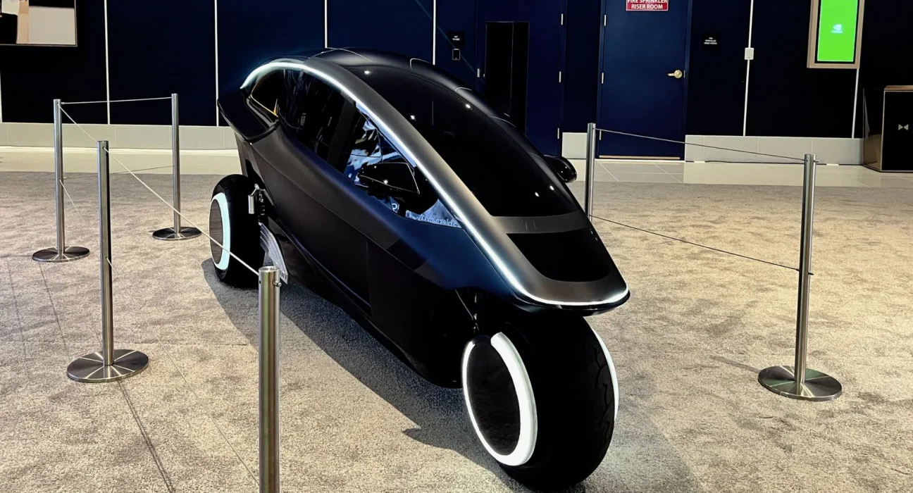 Will.i.am dévoile TRINITY, une voiture électrique à 193 km/h dotée d’une IA conversationnelle