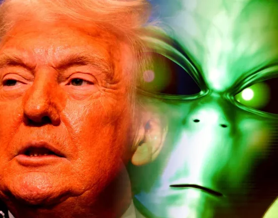 Alors que l'Affaire Epstein se Intensifie, Trump Déclare qu'il Déclassifie Tous les Dossiers Gouvernementaux sur la Vie Extraterrestre