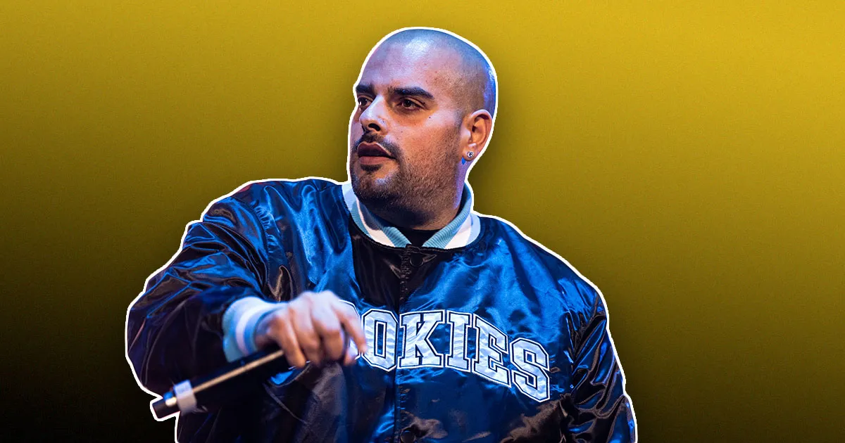 Benzinga Rétracte une "Interview" Avec un Rappeur Supposément Générée par IA