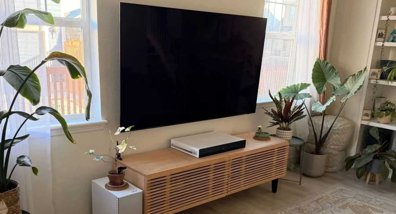 Ces nouvelles solutions de batteries autonomes surpassent les coûteux Tesla Powerwalls : 'Pas d’outils, pas de câblage requis'