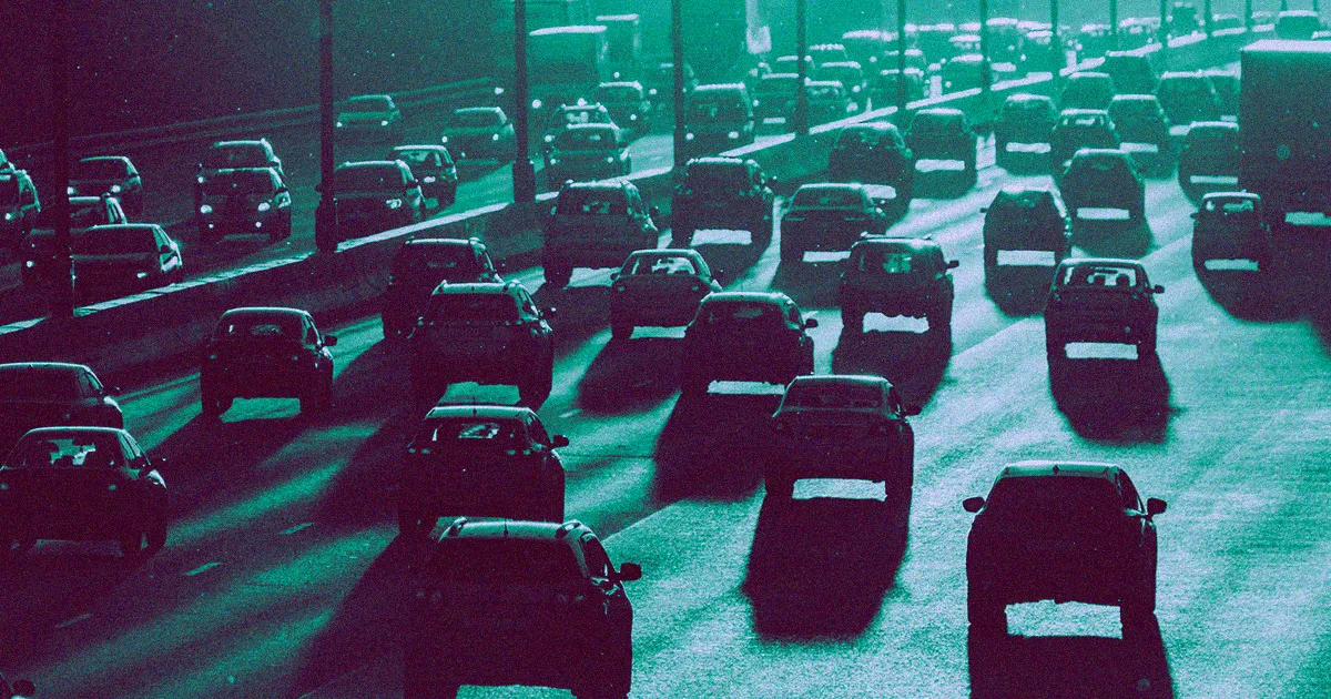 Collaboration des Voitures Miniatures Autonomes pour Optimiser le Flux de Circulation
