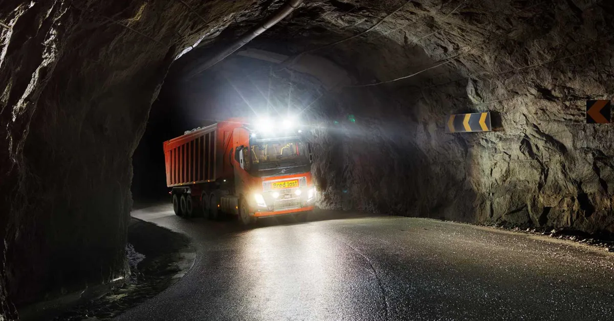 Des Camions Autonomes pour Transporter du Calcaire dans une Mine Norvégienne