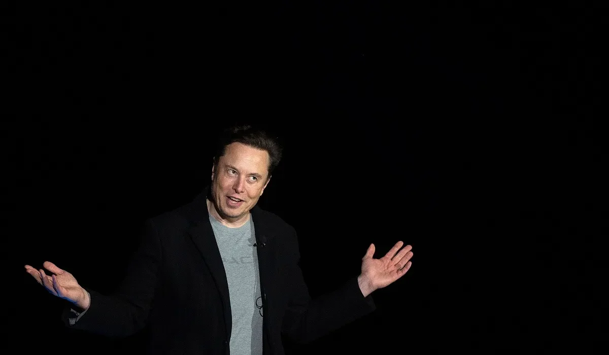 Étonnante Défaillance : Grok AI d'Elon Musk Accusé de Plagiat envers ChatGPT d'OpenAI