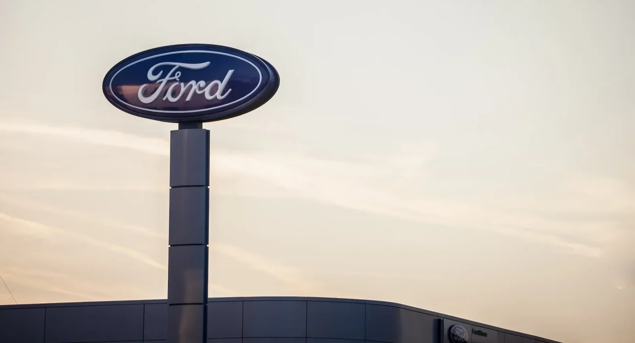 Ford emboîte le pas à Tesla avec un investissement de 5 milliards de dollars : « Réduire les coûts et accroître les capacités »