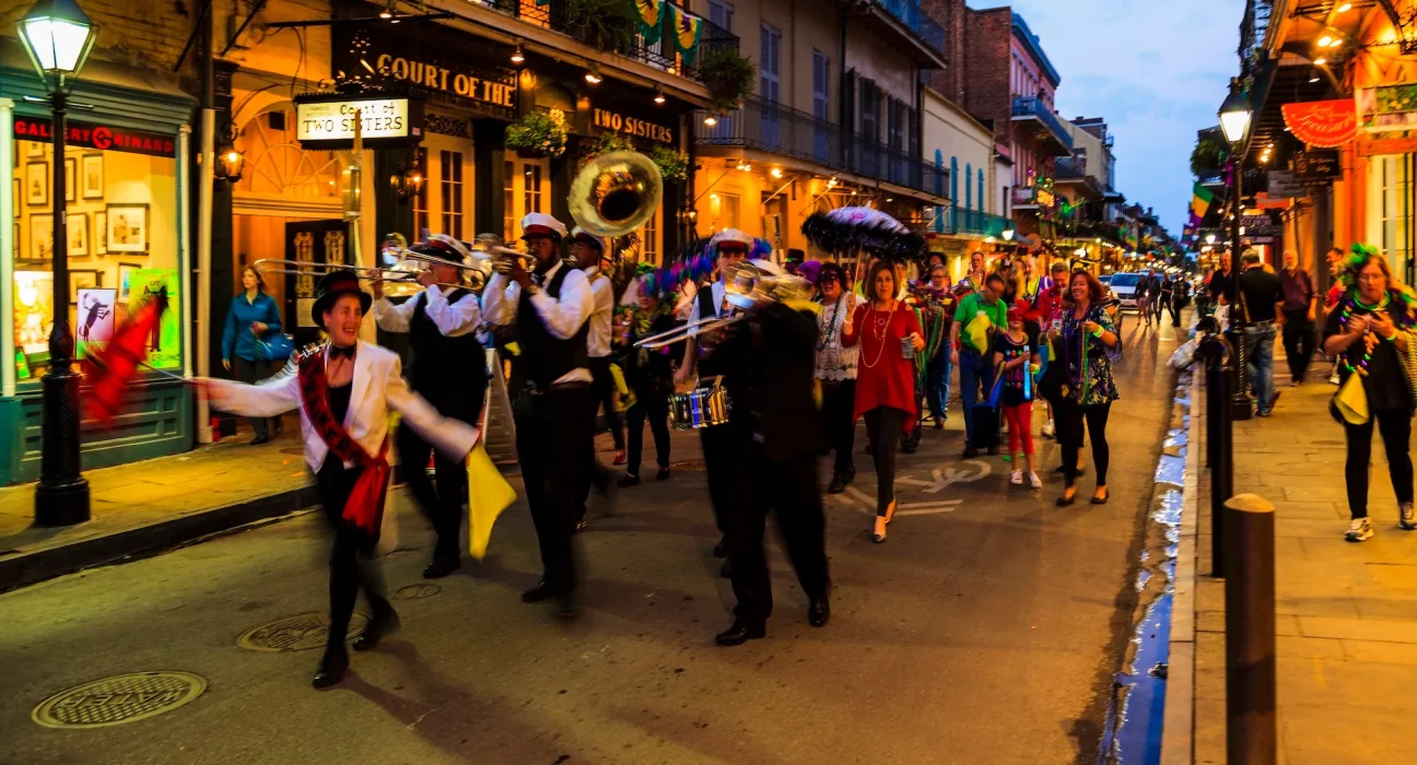 Innovation des chercheurs face au défi des spectateurs dévaluant Mardi Gras